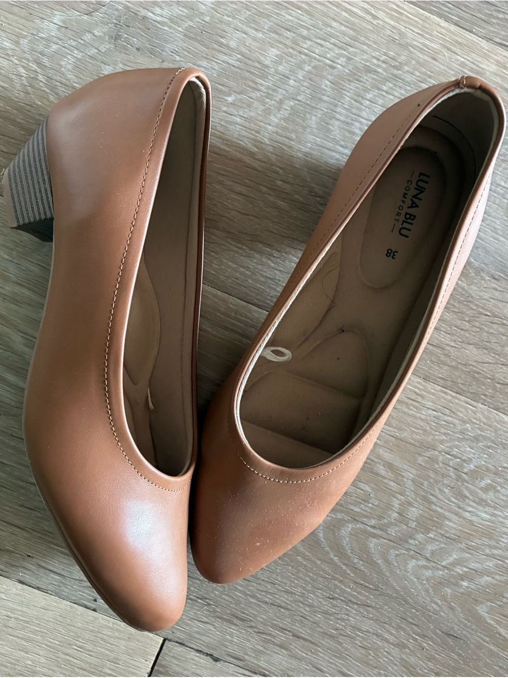 Tan Block Heel Pumps - Picture 2 of 3